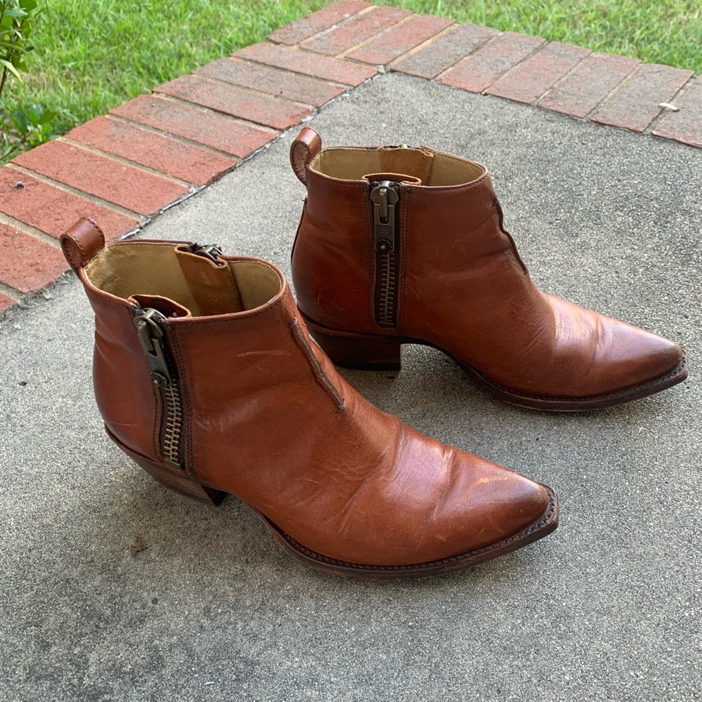 Frye Sacha Moto Shortie